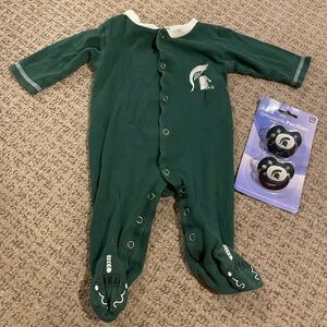 Michigan State University Spartan baby sleeper & pacifier set